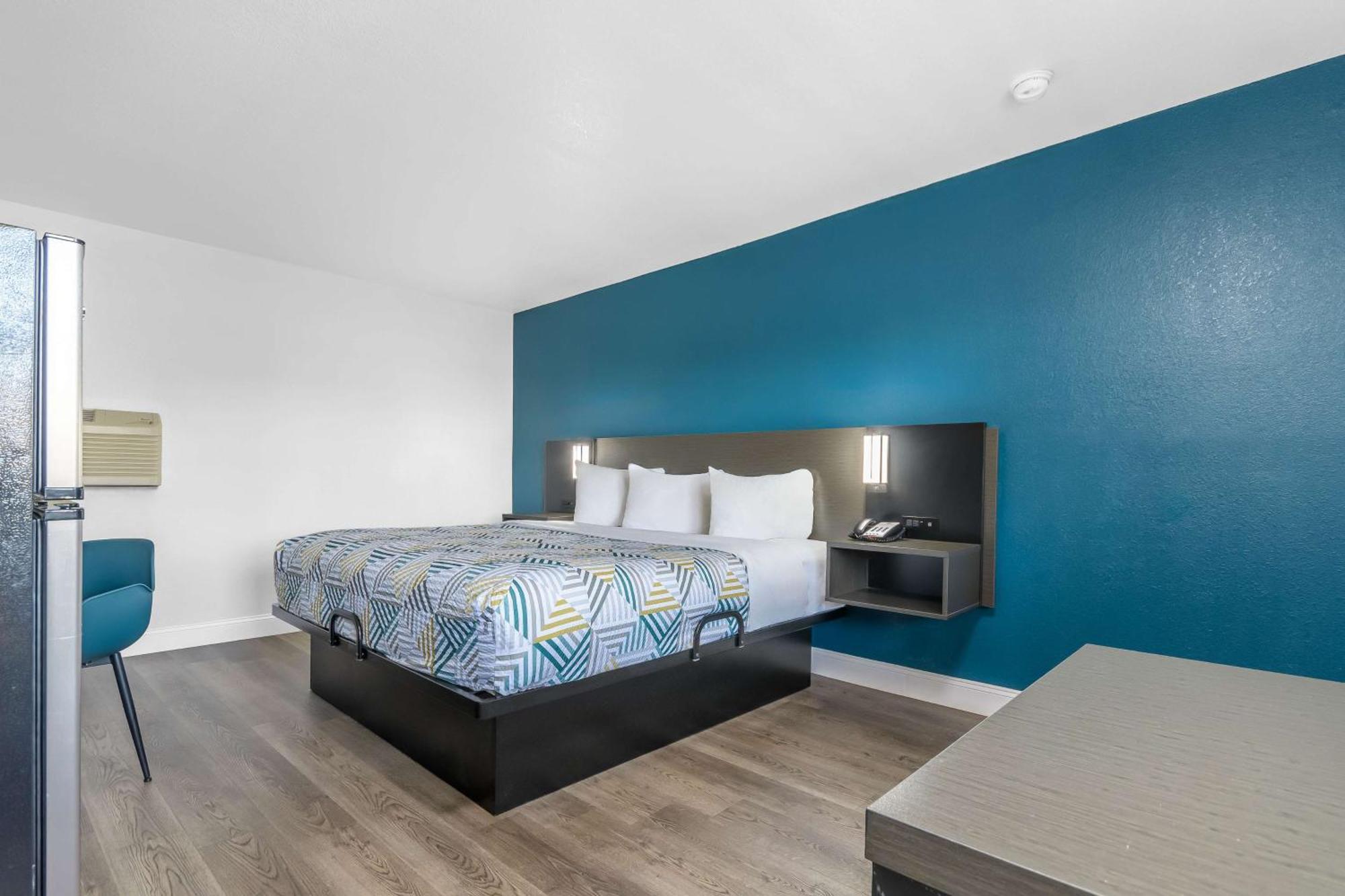 Studio 6 Suites Madera, Ca Yosemite Exteriör bild