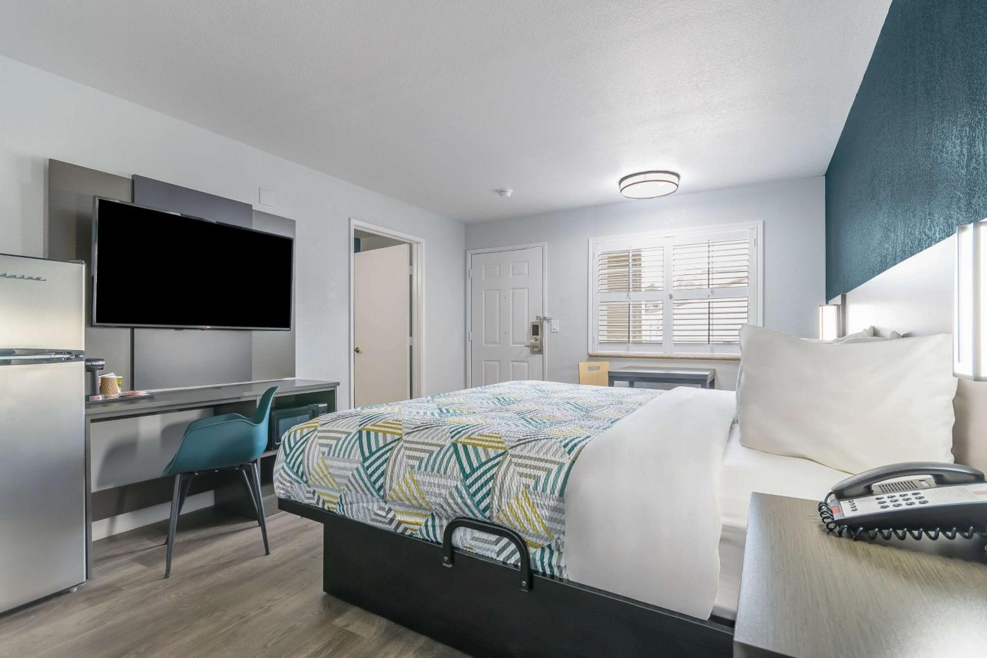 Studio 6 Suites Madera, Ca Yosemite Exteriör bild