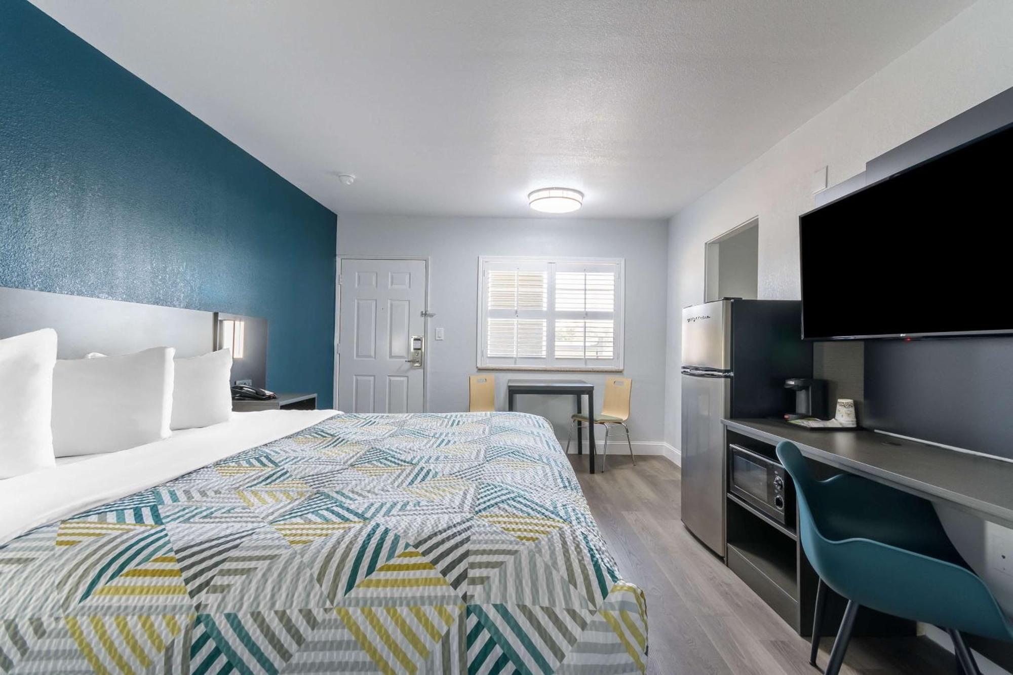 Studio 6 Suites Madera, Ca Yosemite Exteriör bild